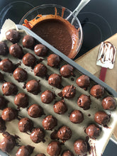 Load image into Gallery viewer, Protein balls, vegan friendly.